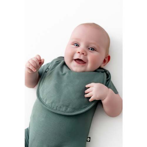 Cushy Bib in Pine
