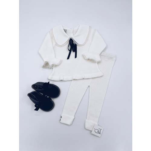 Beautiful Ivory knitted leggings 2 piece set with Statement Collar