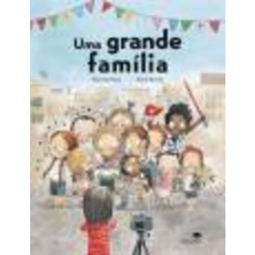 Uma Grande Família de Elisenda Roca e Rocio Bonilla - Livro - WOOK
