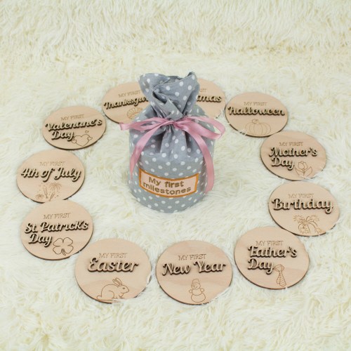 Wooden holiday milestone disc sign, New baby photo prop, Holiday markers for girl, Baby shower gift card, Expecting mom gift