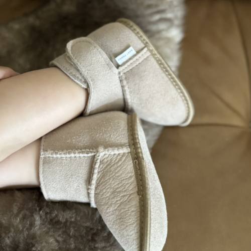 Sheepskin Baby Booties– East Perry