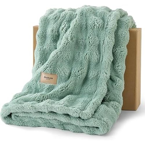 Bedsure 3D Fleece Bubble Blanket for Couch - GentleSoft Green Spring Throw Blanket for Sofa Bed Home Decor - Luxury Soft Cozy Gifts for Women, Lightweight, All Seasons, Sage Green,50"×60"