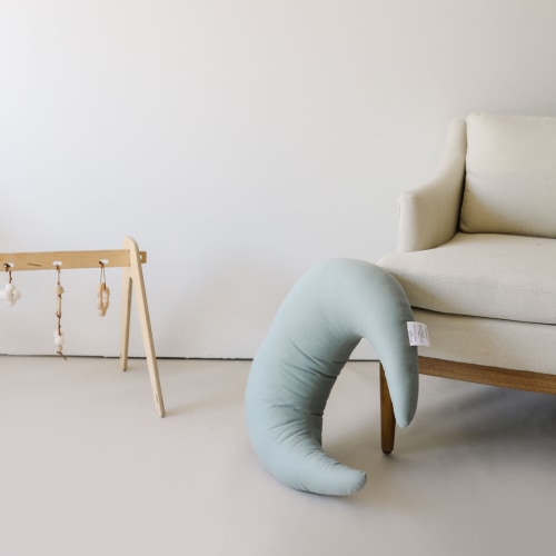 Snuggle Me Organic Feeding Support Nursing Pillow (5 Colors)