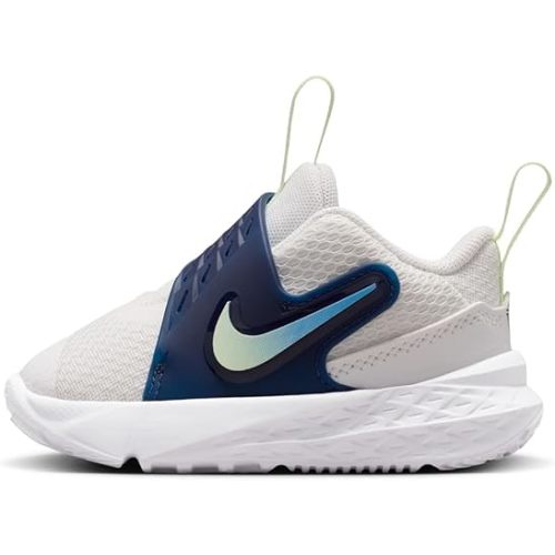 Amazon.com | Nike Baby/Toddler Team Hustle D Basketball Shoes, Black/Black-Metallic Gold-White, 9C | Basketball