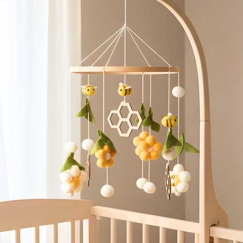 Neutral Bee Baby Mobile, Crib Mobile, Mobile Baby, Neutral Mobile, Baby Nursery Room Decor, Felt Nursery Mobile, Crochet Baby Mobile