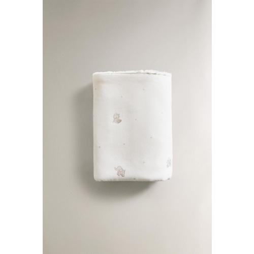 BATH TOWEL WITH ELEPHANT DESIGN