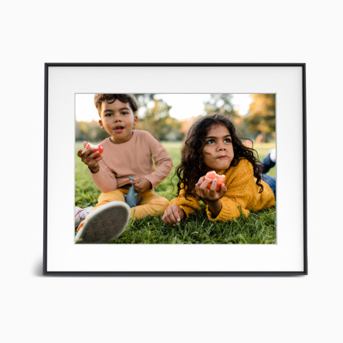 Aura Frames Walden Mat 15.1" WiFi Digital Picture Frame - Ink