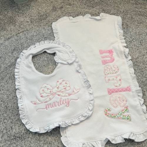 Monogram Burp and Bib Cloth Set, Personalized Burp Cloth, Monogram Bib, Ruffle Burp Cloth, Ruffle Bib, Monogram Burp Cloth and Bib Set