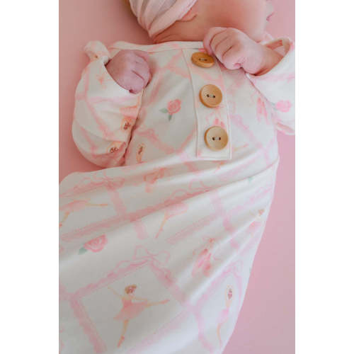 Newborn Baby Knot Gown & Hat Set in Darling Ballerina | Caden Lane