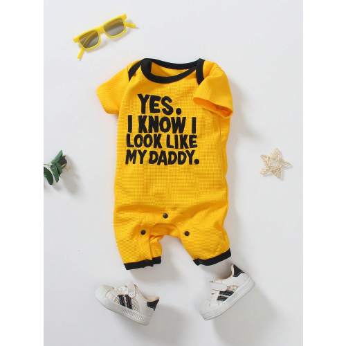 SHEIN Playful Pals Newborn Baby Girls & Boys Butter Yellow Summer Casual Cute Family Matching Short Sleeve Romper,Waffle Fabric Letter Print Daddy Unisex Baby Clothes