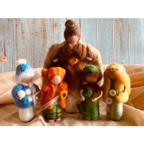 Queen of the Seasons, gift, seasonal table, Waldorf, decoration, needle felting, felt