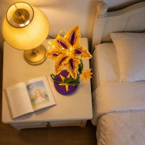 Handmade Sundrop Flower Lamp: Crochet Cotton Rapunzel flower LED Bedside Decor