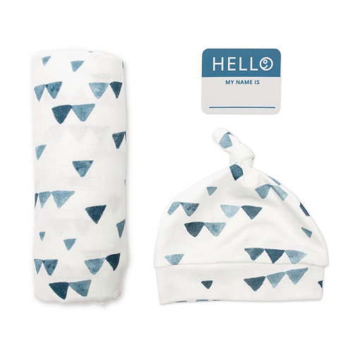 Lulujo Baby Hello World Newborn Bamboo Hat and Swaddle Blanket Set - Walmart.ca