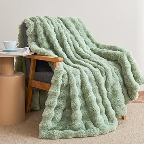 Faux Rabbit Fur Throw Blanket for Couch, Sage Green Throw Blankets 50"x60"