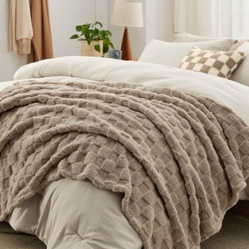 Bedsure California King Comforter Set 5 Pieces - Bed in a Bag with Checkered Throw Blanket and Decorative Pillow, Lightweight Bedding Comforter Sets,