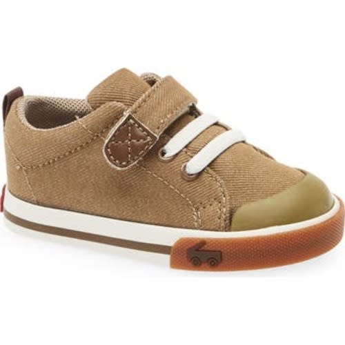 Kids' Stevie II Sneaker, 7 M