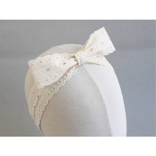 Handmade Ivory Eyelet Lace Bow Headband | Baby Girl Headband for 6–12 Months | Vintage Baby Hair Accessory | Baptism, Photo Prop