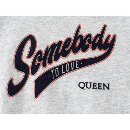 Queen Short Sleeve Graphic Print Tee