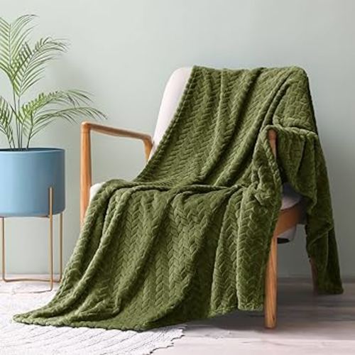 Exclusivo Mezcla Extra Large Flannel Fleece Throw Blanket, 50x70 Inches Leaves Pattern Soft Throw Blanket for Couch, Cozy, Warm, and Lightweight Blanket for Winter, Olive Green Blanket