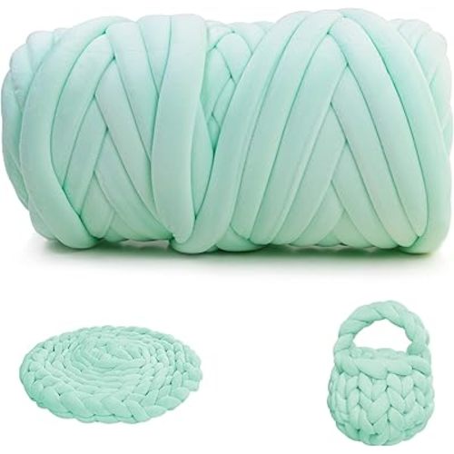 Chunky Yarn for Arm Knitting, guofa 2.2LBS Soft Fleece Yarn for Throw Blanket Pillow, Hand Knitting Bag, Cat Bed and DIY Home Decorations