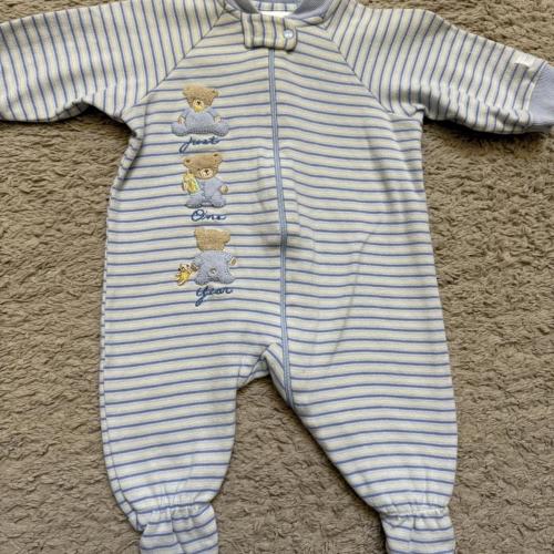 Vintage Carter’s Baby Boy Bear Onesie 

- 0/3 months...