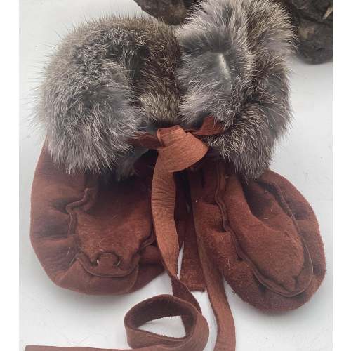 Handmade Baby Leather Moccasins – Ojibwe Anishinaabe Pucker Toe Style