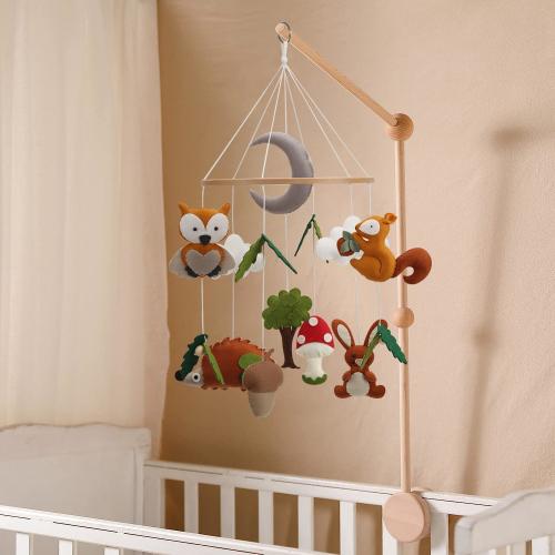 Forest Crib Mobile: Woodland Nursery Decor with Felt Animals