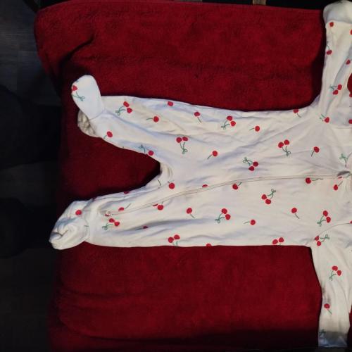 Cherry print baby onesie Size: 3-6 months #baby #kids