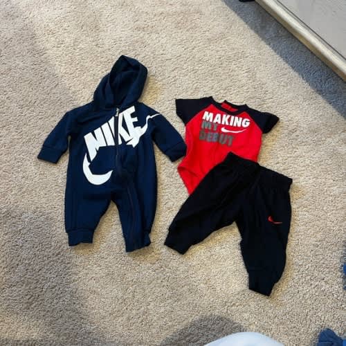 Nike Infant sets