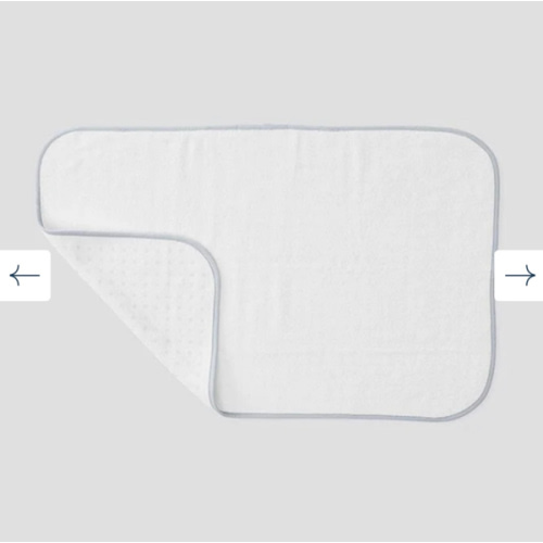 Weezie Signature Bath Mat - grey on white