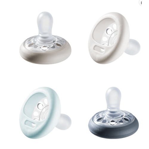 Tommee Tippee Breast-Like Pacifier, 0-6 Months, Symmetrical Design, Natural Breast-Like Baglet, BPA-Free Binkies, Pastel/Blue/Black, Pack of 4