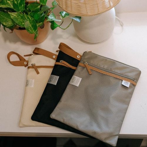 Parker Baby Co. Waterproof Wet Dry Bag for Diaper Bag - Gray | Zippered pouch separates swimsuits, cloth diapers, clothes, wipes & messy baby essentials. Machine washable. 13.5 x 10.5"