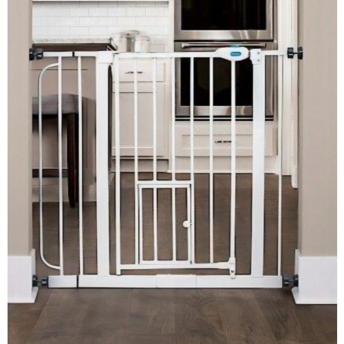 Carlson Pet Products Extra Wide Walk-Thru Dog Gate with Pet Door