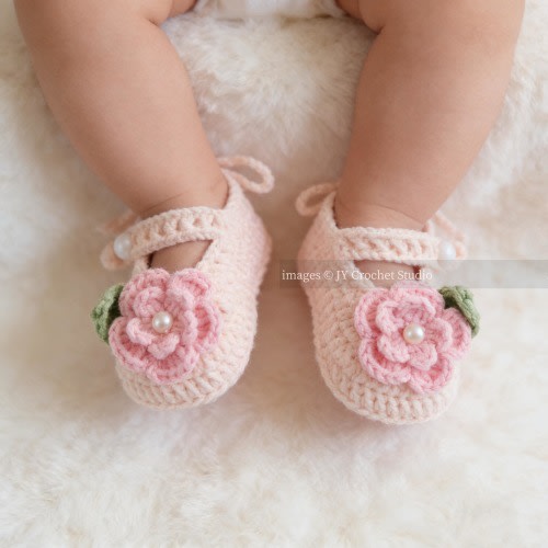 Crochet Baby Shoes: Floral Cotton Newborn Gift with Pearl Accents, 4 Sizes