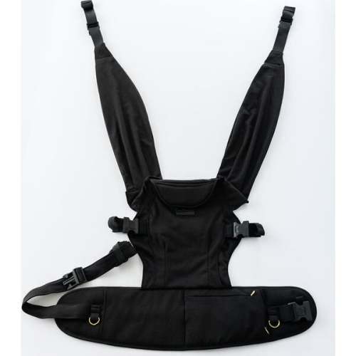 Pearl Newborn Carrier, Black
