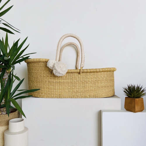 Cream Handle Moses Basket
