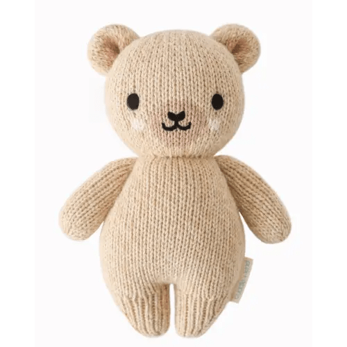 Baby honey bear cuddle+kind