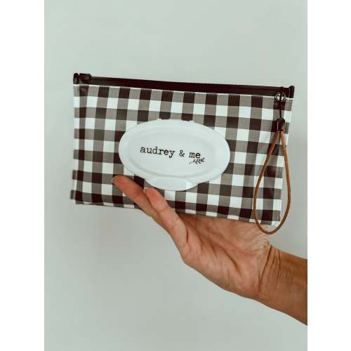 Baby wipes pouch