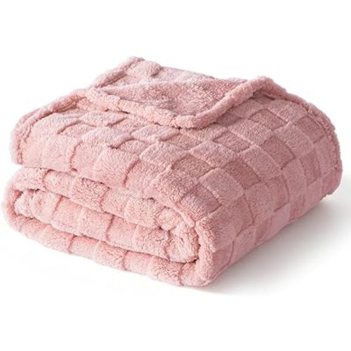 Exclusivo Mezcla 3D Checkered Fleece Throw Blanket for Couch, Pink