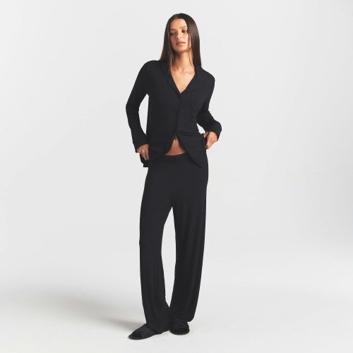 SOFT LOUNGE SLEEP SET | ONYX | SKIMS