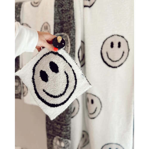 Ev & Oak co. | Neutral Smiley | Lovey