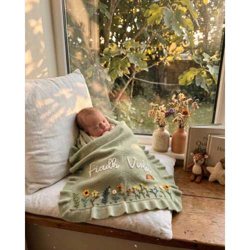 Personalized Handmade Floral Ruffle Blanket| Pregnancy Announcement| Gift for Baby Shower|Embroidered Kid's Blanket | Unique Newborn Blanket