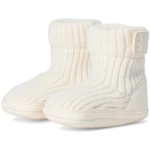 UGG Baby Skylar Beanie Gift Set Slipper