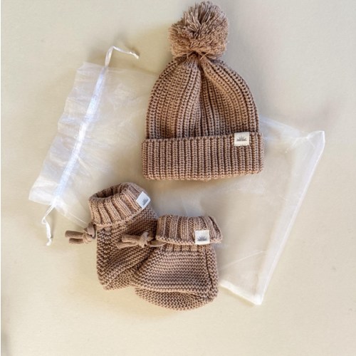 Knit Newborn Hat and Booties Set | Baby Shower Gift