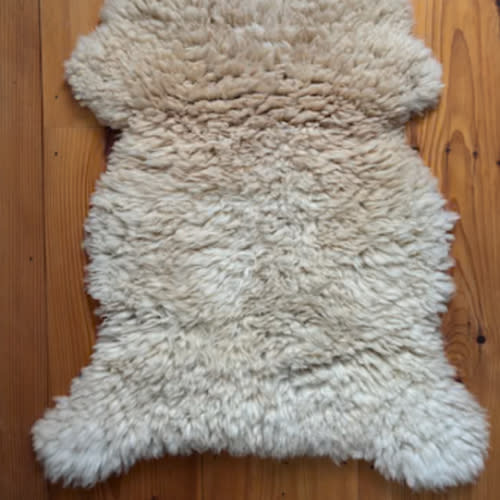 Natural White Sheepskin 825L