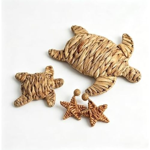 LXASQYQ 3D Woven Sea Turtle Wall Decor & Boho Coastal Art with Mini Starfish - Lightweight Renter-Friendly Ornament for Beach Theme Nursery (Set of 2, Water Hyacinth)