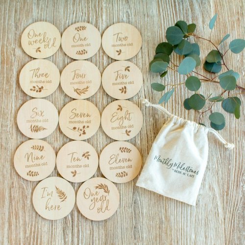 Wooden Keepsake Discs, Baby's Monthly Milestones