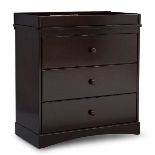 Delta Children Skylar 3 Drawer Dresser with Changing Top and Interlocking Drawers