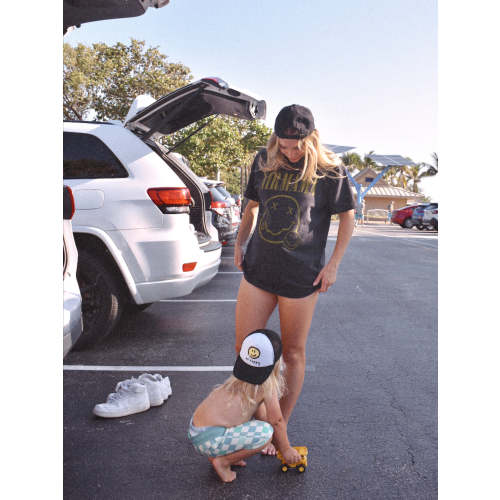 NIRMAMA Band Tee – Hubs & Hers