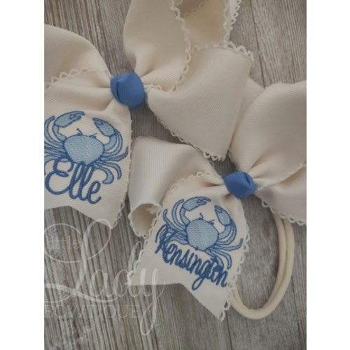 Monogrammed Crab Hair Bow – Embroidered Summer Hair Accessory
